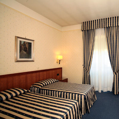 Hotel De Paris 3*